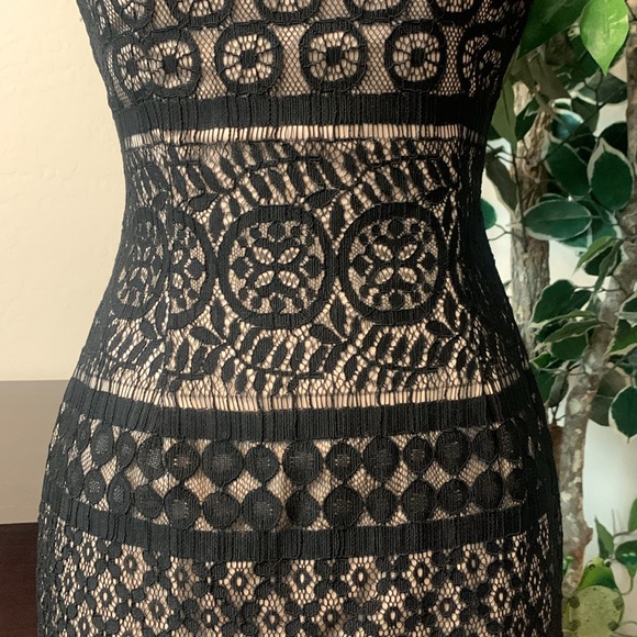 Vince Camuto Lace Dress Size 0 - Picture 3 of 9